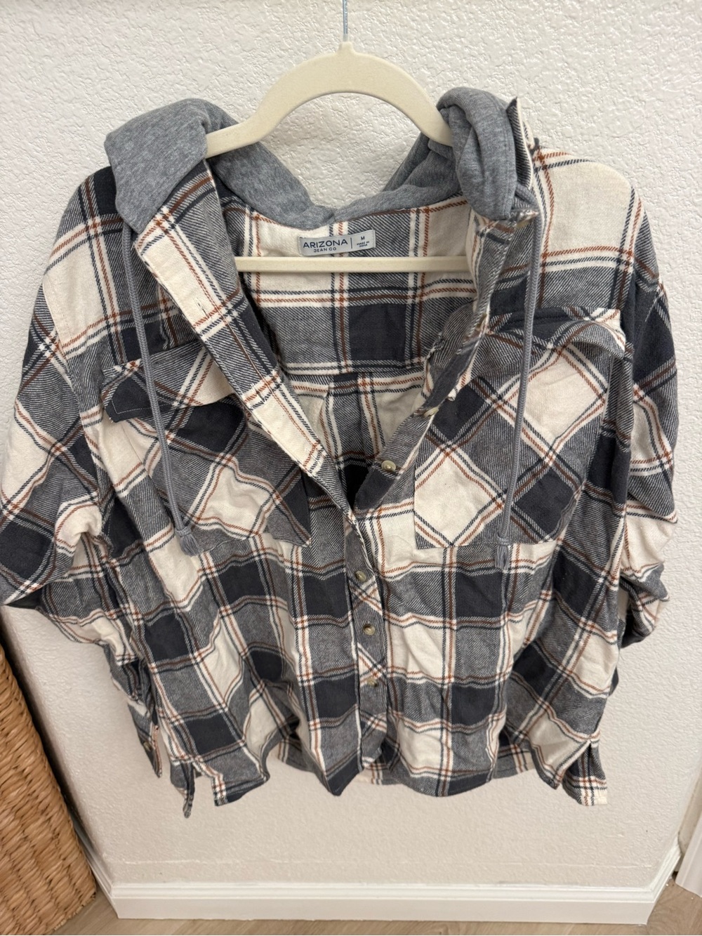 Arizona Jean Company Gray and Cream Plaid Hooded Button-Down Shirt
